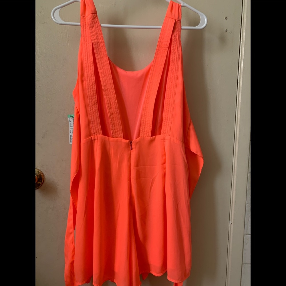 Romper - Picture 2 of 8